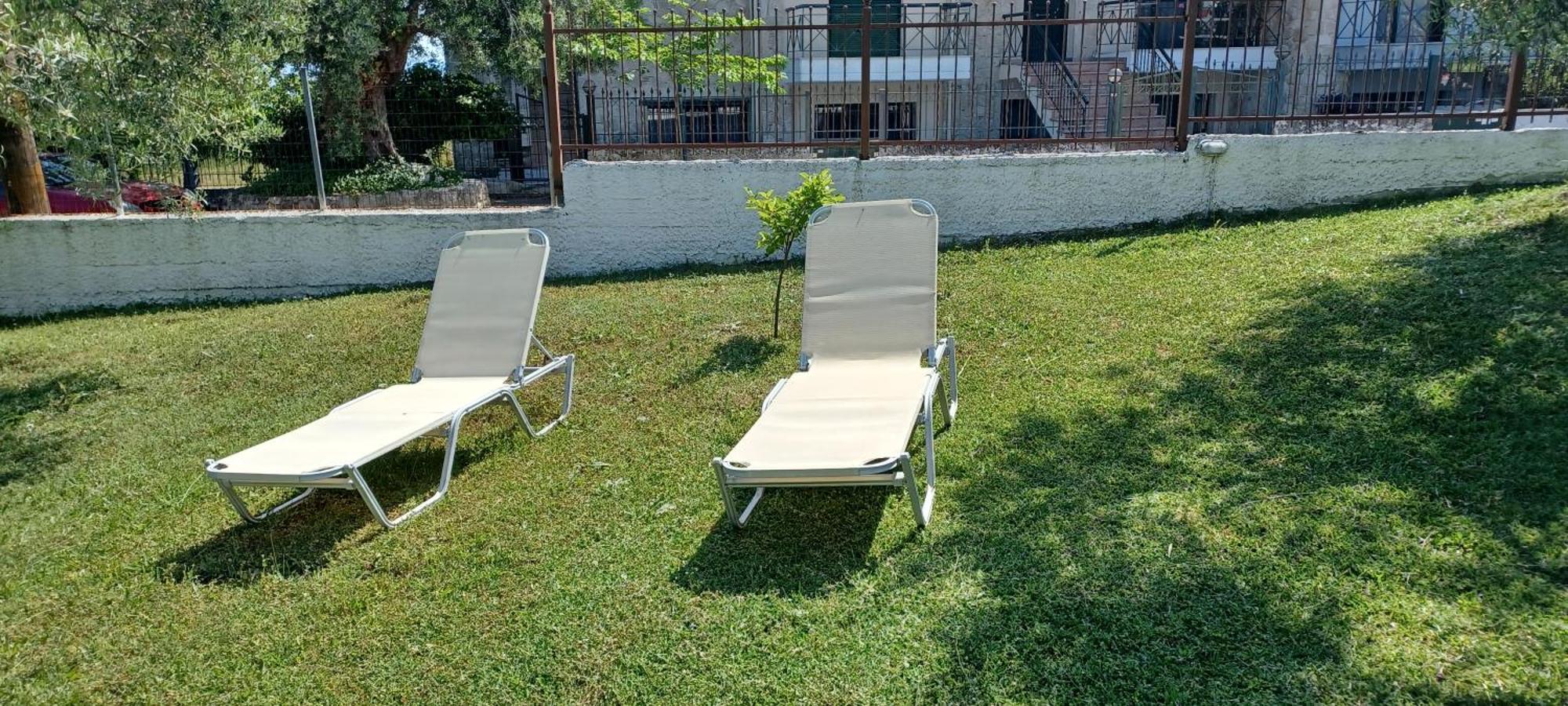 Kiparissis Apartments Kriopigi Bagian luar foto