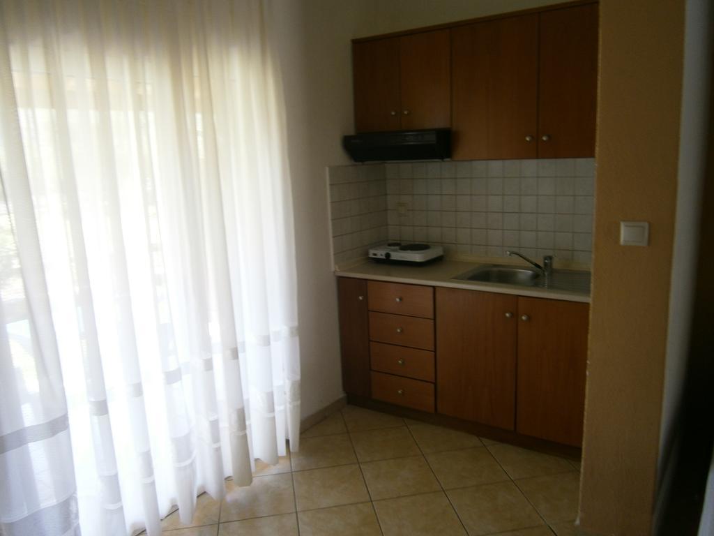 Kiparissis Apartments Kriopigi Bagian luar foto