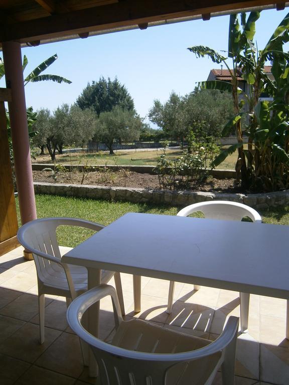 Kiparissis Apartments Kriopigi Bagian luar foto