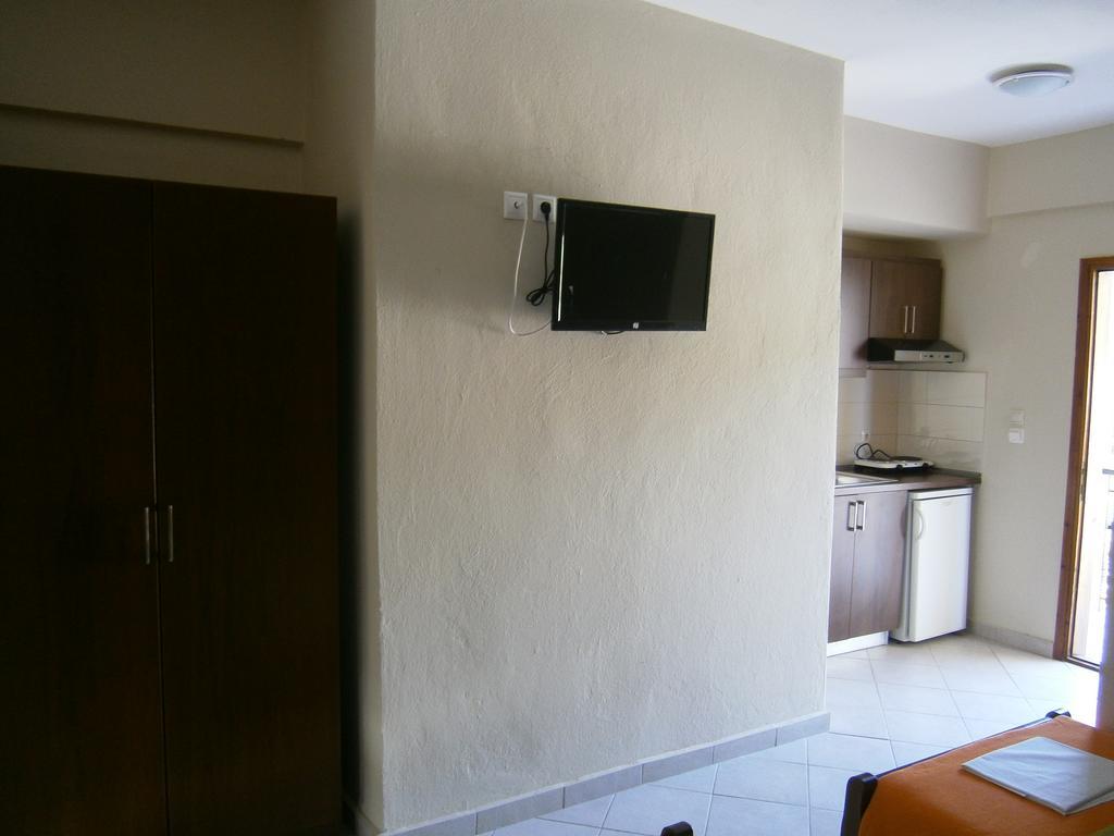 Kiparissis Apartments Kriopigi Bagian luar foto
