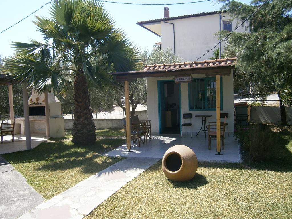 Kiparissis Apartments Kriopigi Bagian luar foto