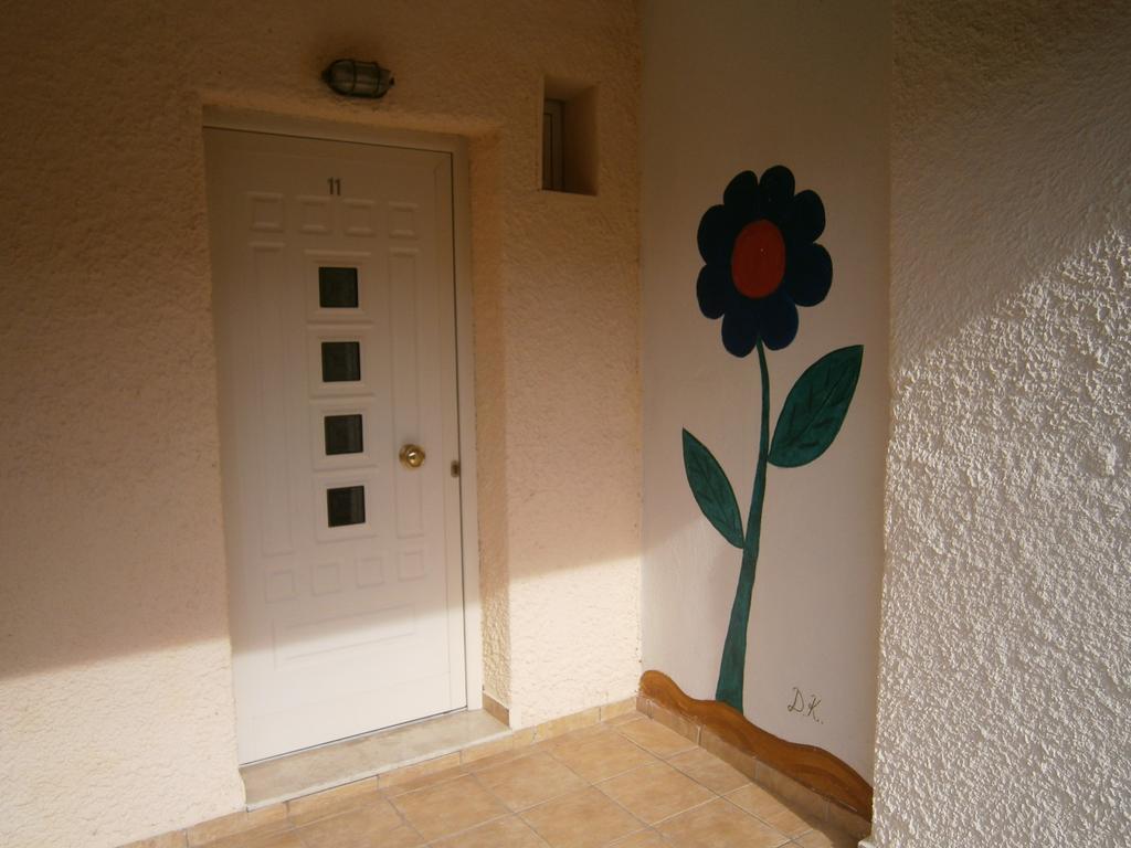 Kiparissis Apartments Kriopigi Bagian luar foto