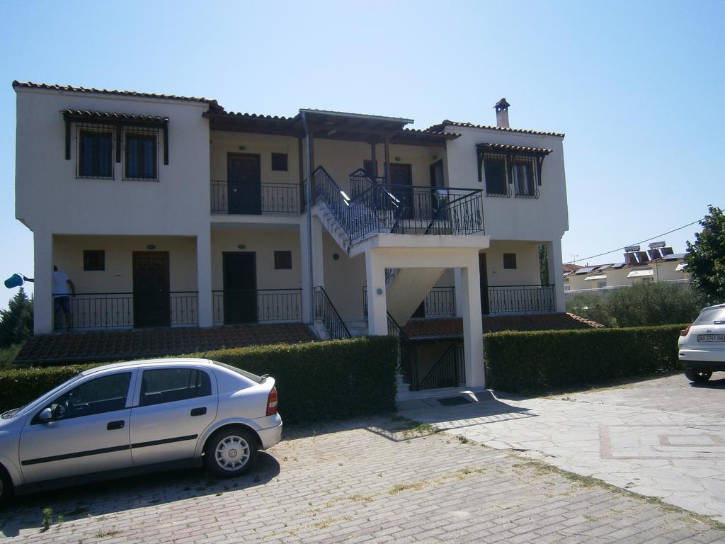 Kiparissis Apartments Kriopigi Bagian luar foto