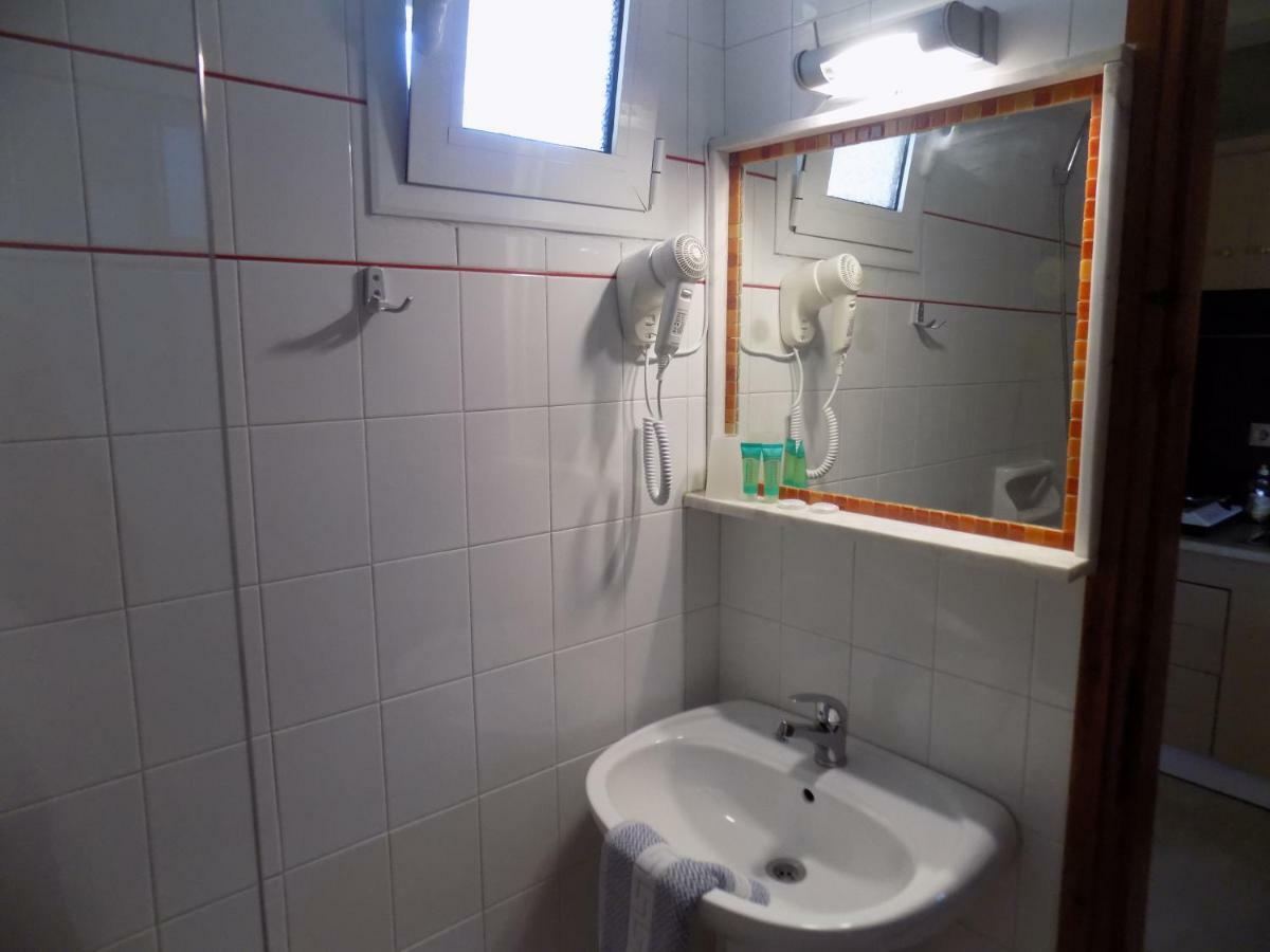 Kiparissis Apartments Kriopigi Bagian luar foto
