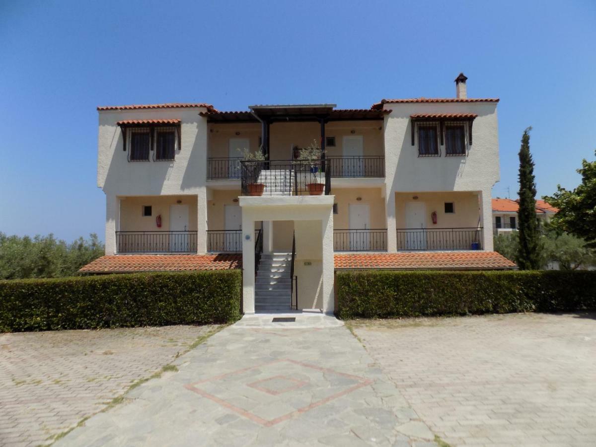 Kiparissis Apartments Kriopigi Bagian luar foto